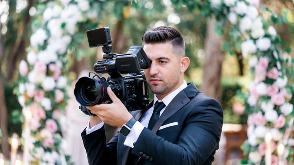Discover the best wedding videographer in paris for your love story